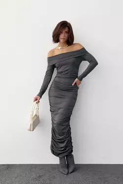 Силуэтное платье с драпировкой и открытыми плечами - темно-серый цвет, S (есть размеры)