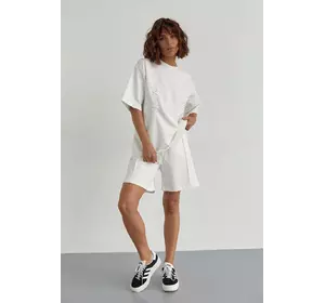 Трикотажный женский костюм с шортами и футболкой с вышивкой - белый цвет, L (есть размеры)